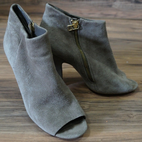 Steve Madden Shoes - Suede taupe peep toe Steve Madden bootie sz 9.5